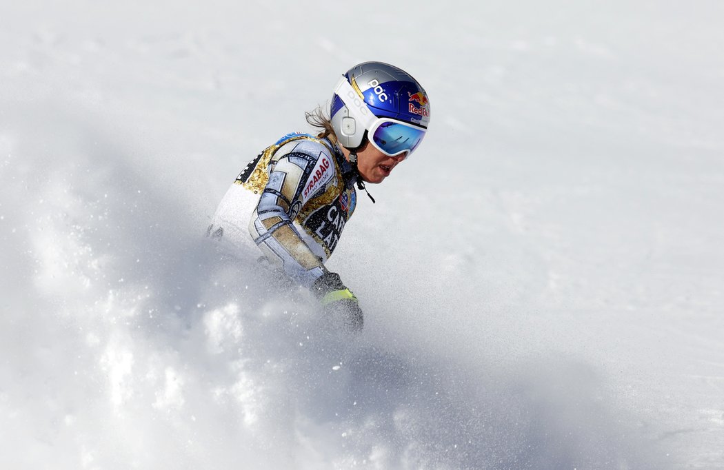 Ester Ledecká v cíli sjezdu na světovém šampionátu