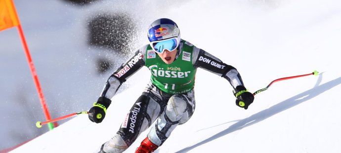 Česká lyžařka při tréninku na sjezdové trati v rakouském Svatém Antonu