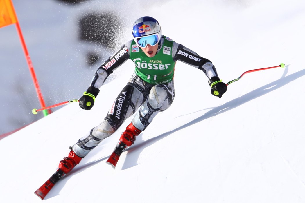 Česká lyžařka při tréninku na sjezdové trati v rakouském Svatém Antonu