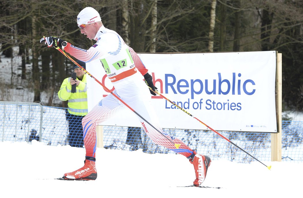 Lukáši Bauerovi nestačila funkce ředitele svého eD systém Bauer Teamu a od nové sezony svým závodníkům slouží jako šéf servisu. Služba ho čeká i 10. února během Jizerské 50.