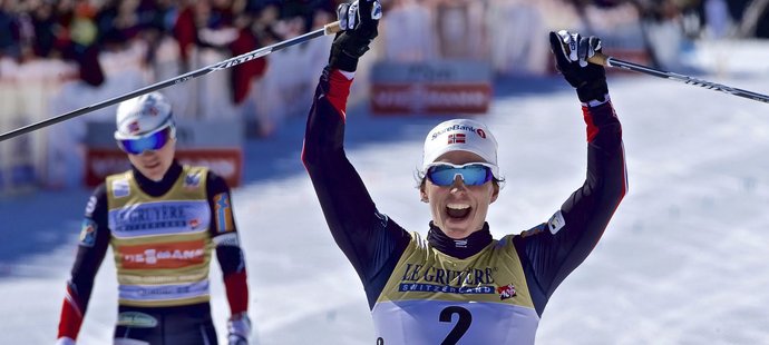 Fenomenální norská lyžařka Marit Björgenová se raduje z posledního triumfu v sezoně