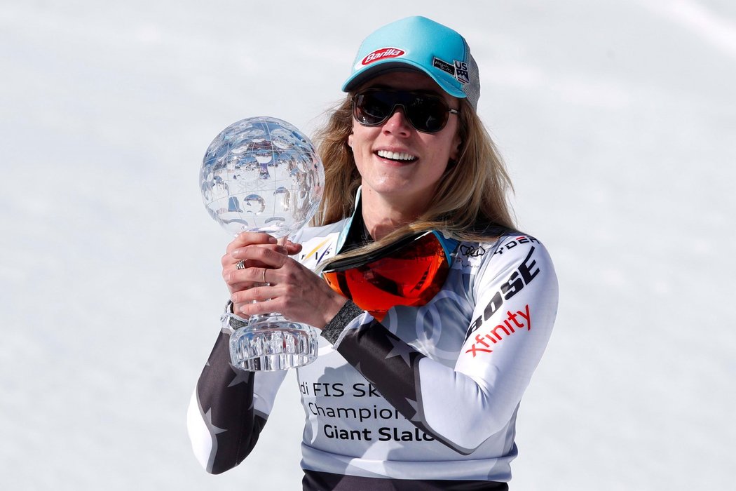 Americká lyžařská hvězda Mikaela Shiffrinová získala čtvrtý křišťálový glóbus v této sezoně. Triumf v obřím slalomu potvrdila výhrou ve finále Světového poháru v andorrském Soldeu