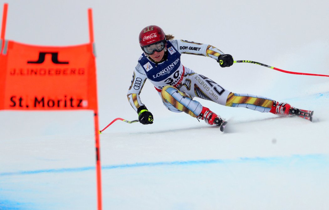 Ester Ledecká také závodí v jiné kombinéze než její čeští kolegové.