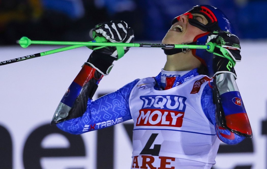 Slovenka Petra Vlhová vybojovala v obřím slalomu na MS v Aare historické zlato