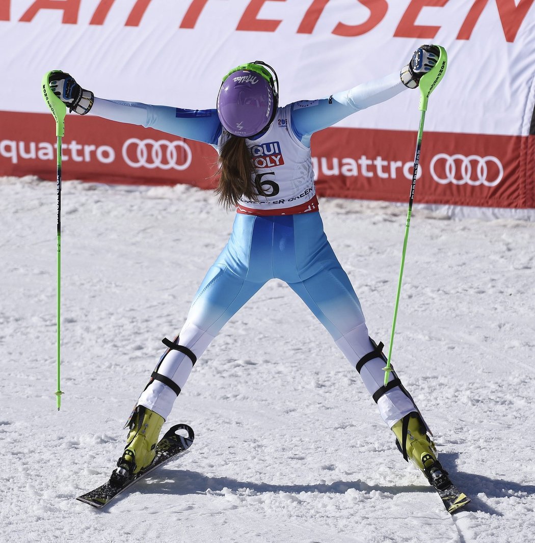 Lyžařka Šárka Strachová vybojovala na MS v americkém Beaver Creeku ve slalomu bronzovou medaili a měla z toho pořádnou radost.