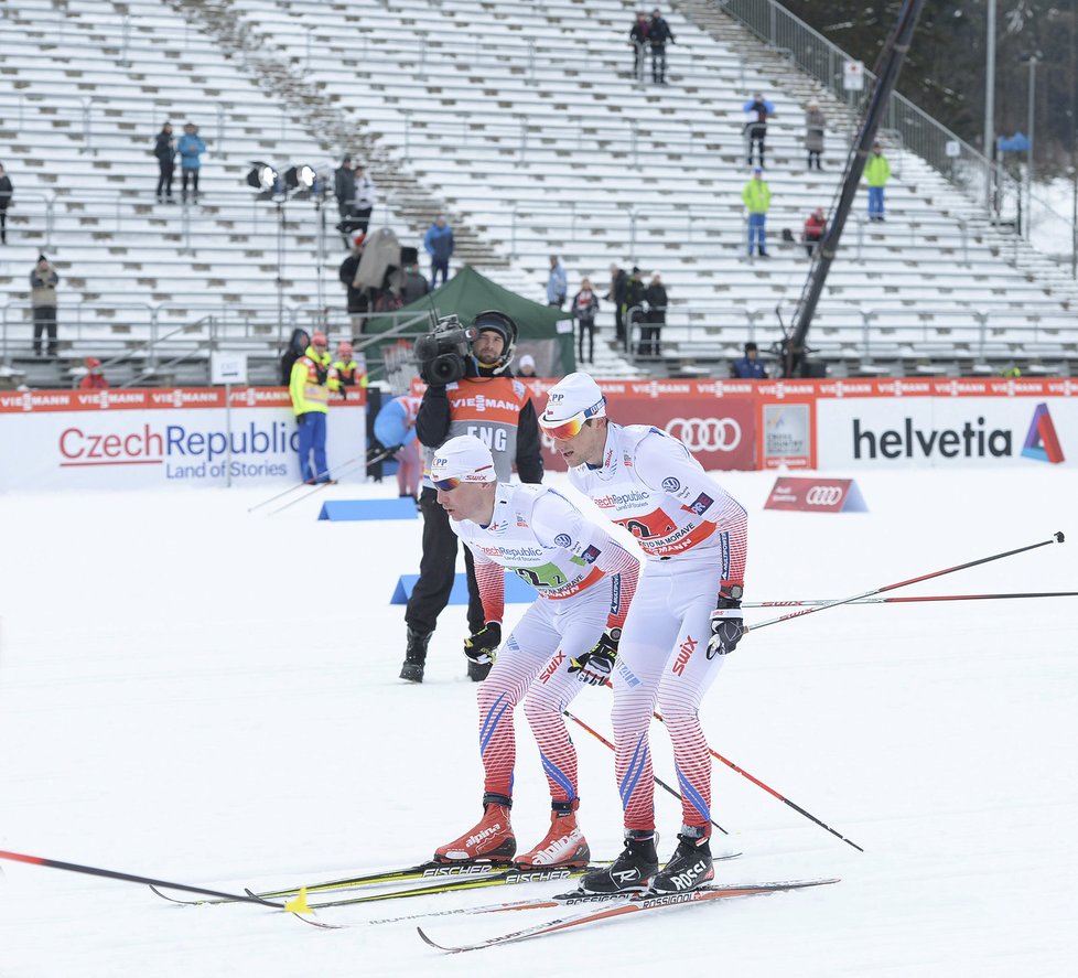 Martin Jakš na předávce posílá do štafety SP v Novém Městě na Moravě Lukáše Bauer