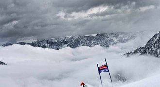 Superobří slalom žen ve Svatém Mořici znemožnil vítr