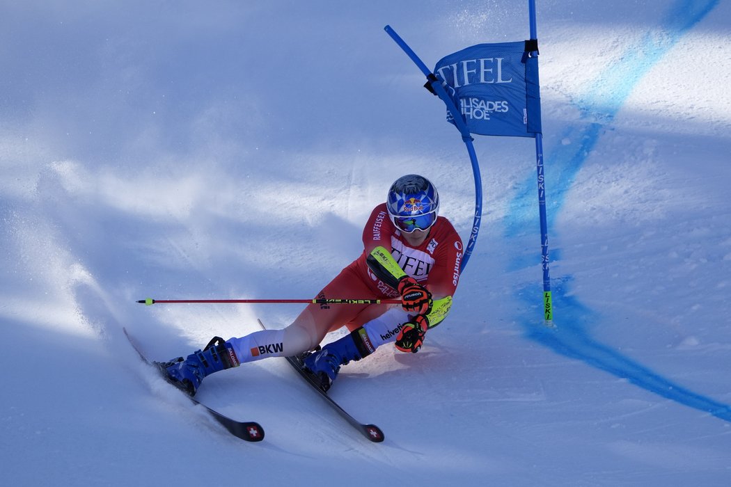 Marco Odermatt na trati obřího slalomu v Palisades Tahoe