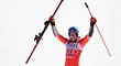 Švýcarský lyžař Marco Odermatt po svém triumfu v obřím slalomu v Palisades Tahoe, kterým potvrdil zisk velkého křišťálového globu