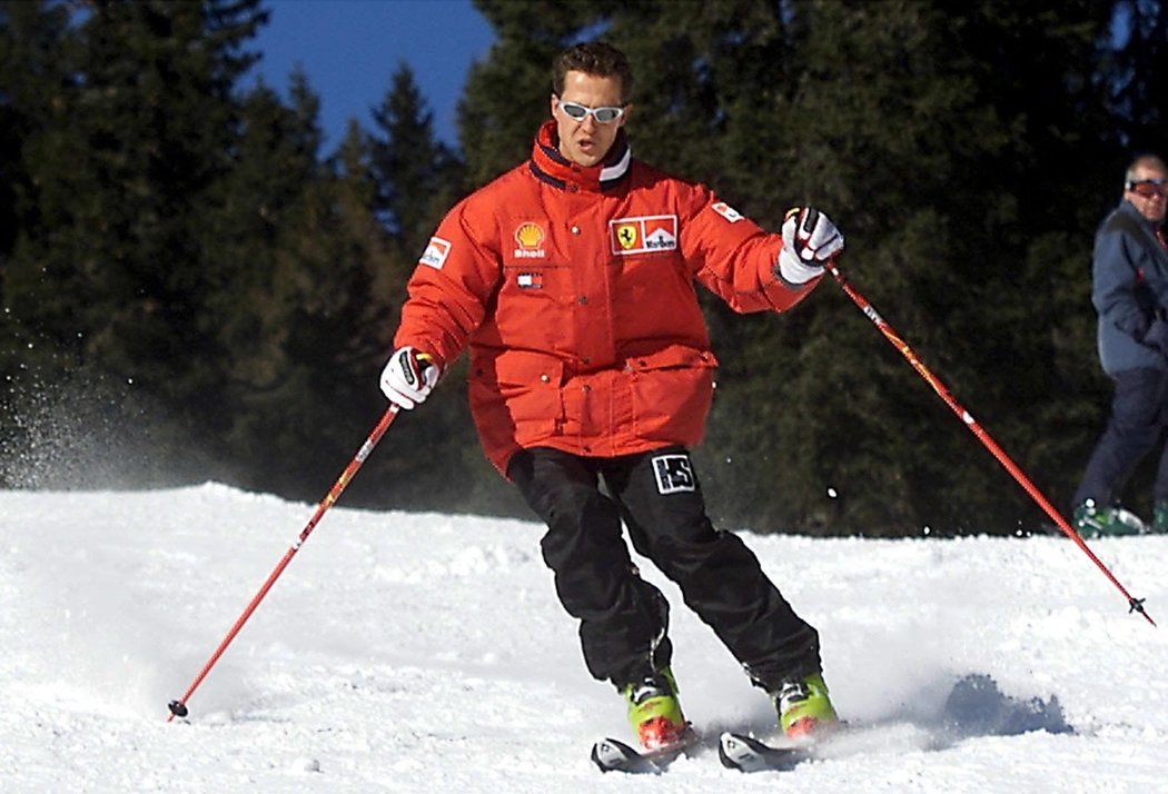 Němec Michael Schumacher se vážně zranil při lyžování, zasahoval vrtulník. Lékaři v Grenoblu bojují o život bývalého mistra světa F1