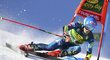 Mikaela Shiffrinová vyhrála odložený obří slalom Světového poháru v Courchevelu a oslavila emotivní první vítězství od únorového úmrtí otce