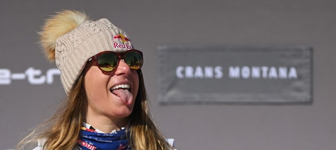 Šťastná Ester Ledecká po vítězství ve sjezdu SP v Crans Montaně