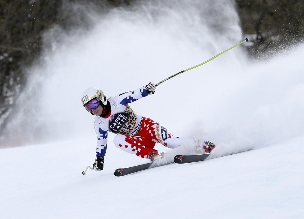 Ester Ledecká při sjezdu v La Thuile