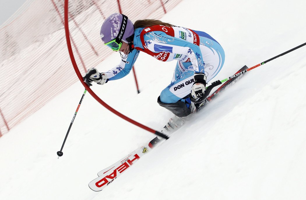 Šárka Záhrobská na trati slalomu ve Zwieselu, kde skončila pátá