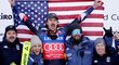 Americký lyžař Bryce Bennett se raduje z triumfu ve sjezdu SP ve Val Gardeně