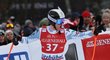 Finský lyžař Elia Lehto se raduje po prvním sjezdu v Kitzbühelu