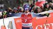 Italský lyžař Dominik Paris po sjezdu na Světovém poháru v Kitzbühelu