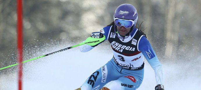Lyžařka Šárka Strachová byla po prvním kole slalomu Světového poháru v Záhřebu na třetím místě.