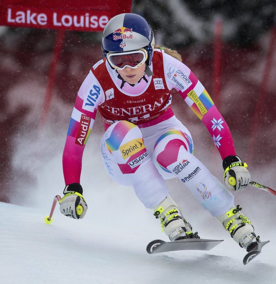 Americká sjezdařka Lindsey Vonnová vyhrála sjezd Světového poháru v Lake Louise a vybojovala po zranění první vítězství v seriálu po 22 měsících.