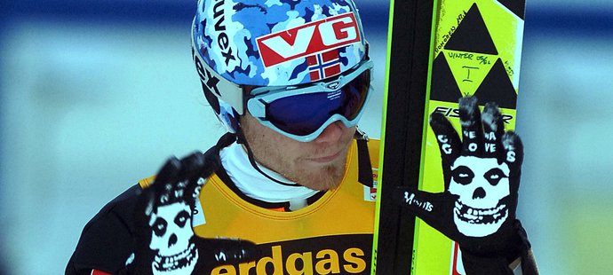 Björn Einar Romören na skokanském SP v Harrachově v roce 2005