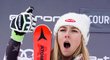 Americká lyžařská hvězda Mikaela Shiffrinová vyhrála v Courchevelu po pátečním obřím slalomu i slalom speciál a ve Světovém poháru oslavila 50. vítězství