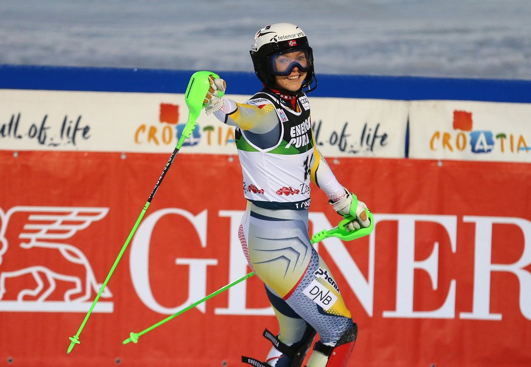 Kristin Lysdahlová z Norska po druhém kole slalomu SP v Záhřebu
