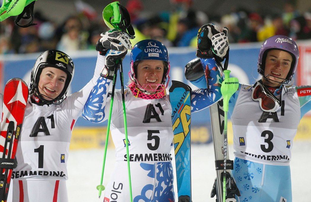 Nejlepší trio posledního slalomu Světového poháru roku 2012 v rakouském Semmeringu. Vyhrála Slovenka Veronika Velez Zuzulová