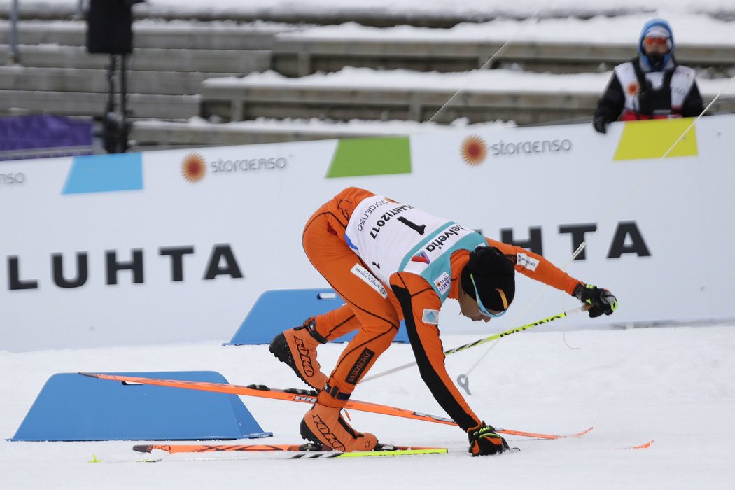 Adrian Solano z Venezuely bavil svým (ne)uměním světový šampionát lyžařů klasiků v Lahti. 