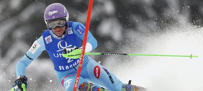 Česká lyžařka Šárka Strachová v prvním kole slalomu SP ve Flachau