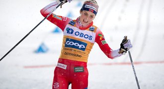 Johaugová vyhrála i čtvrtý závod severské Ski Tour a blíží se rekordu