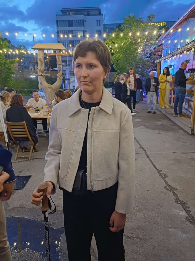 Velká chvilka zraněné Nové: V gala na vyhlášení. Už lyžovala na zahradě! Velká chvilka zraněné Nové: V gala na vyhlášení. Už lyžovala na zahradě!