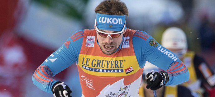 Sergej Usťugov je v čele lyžařského seriálu Tour de Ski