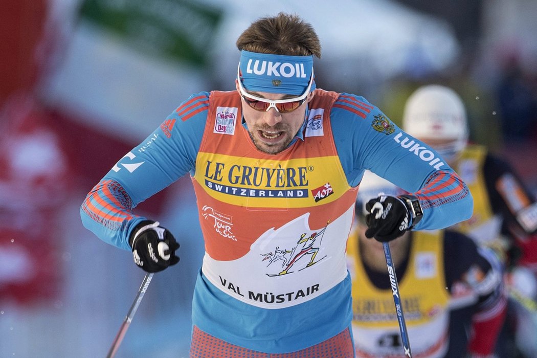 Sergej Usťugov je v čele lyžařského seriálu Tour de Ski