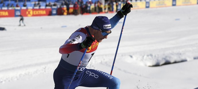 Dario Cologna v kvalifikaci sprintu na Tour de Ski