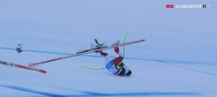 Těžký pád Švýcara Marca Gisina během sjezdu v italské Val Gardeně