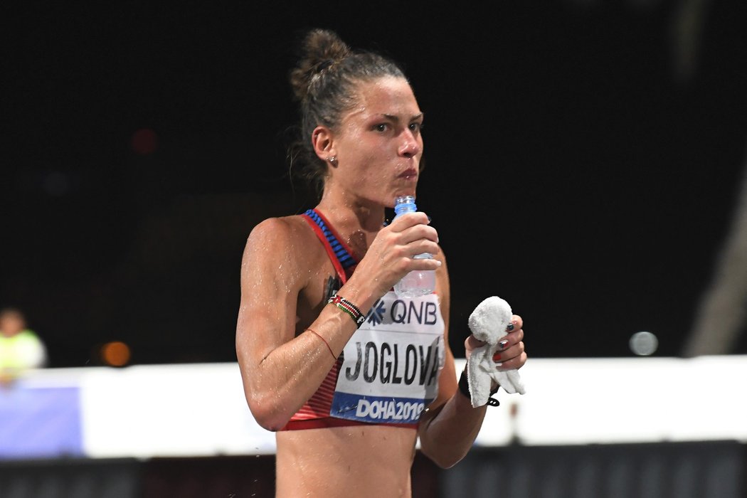 Marcela Joglová brala 20. místo v maratonu na MS 2019.