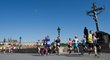 Trať Pražského maratonu vedla tradičně po Karlově mostě
