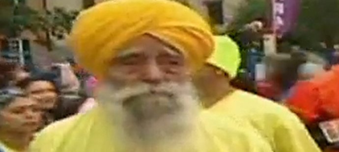 Nejstarší maratonec světa - Singhovi je prý 101 let