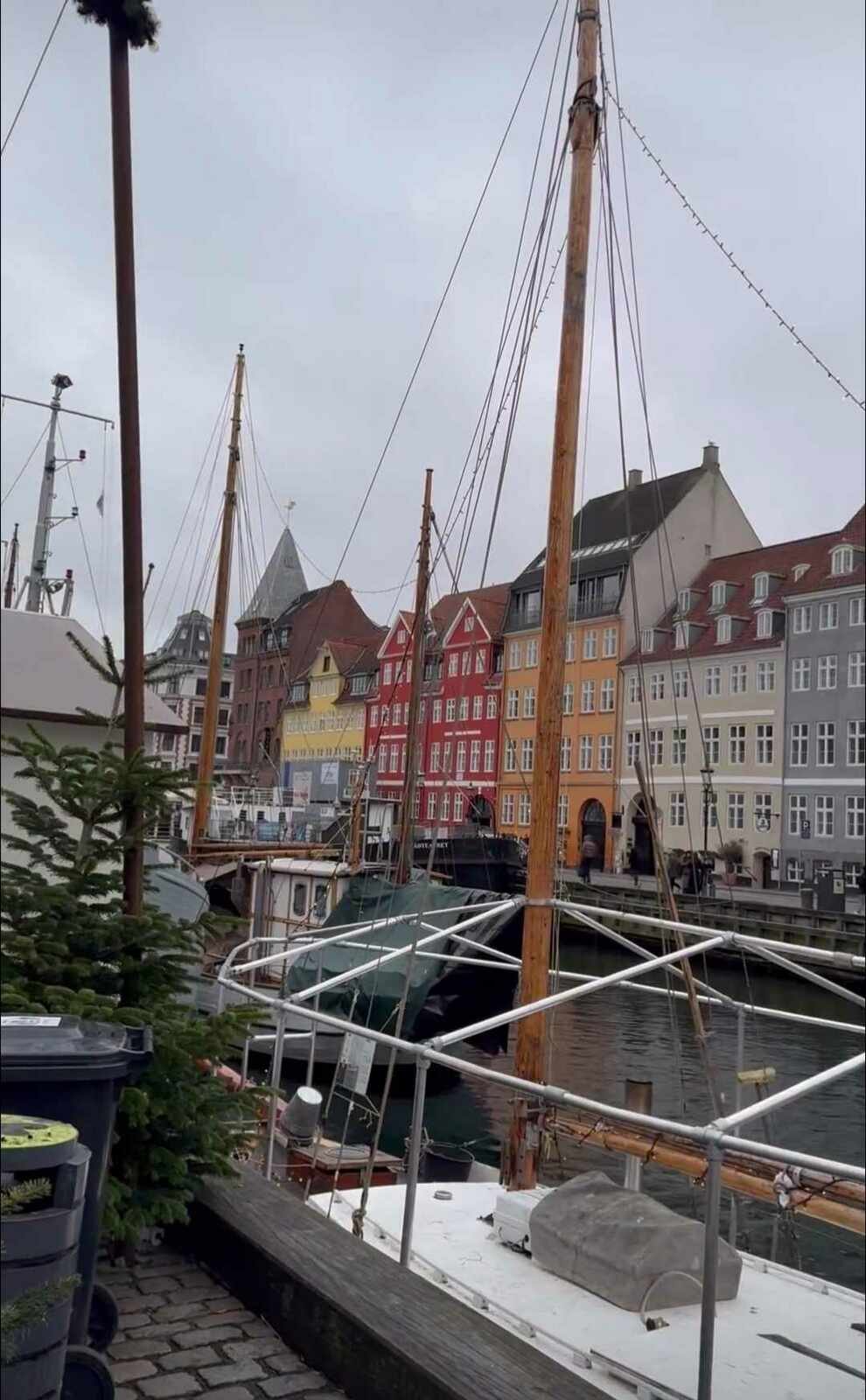 Hokejový brankář Marek Langhamer a jeho žena Klára si udělali výlet do vánoční Kodaně