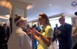 Čerstvá vítězka Wimbledonu Markéta Vondroušová prohodila pár slov s princeznou Kate Čerstvá vítězka Wimbledonu Markéta Vondroušová prohodila pár slov s princeznou Kate