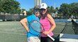 Osm let po svatbě si někdejší tenistka Martina Navrátilová zahrála proti své manželce Julii
