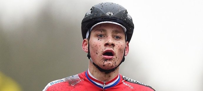 Mathieu van der Poel je nejmladším mistrem světa v cyklokrosu