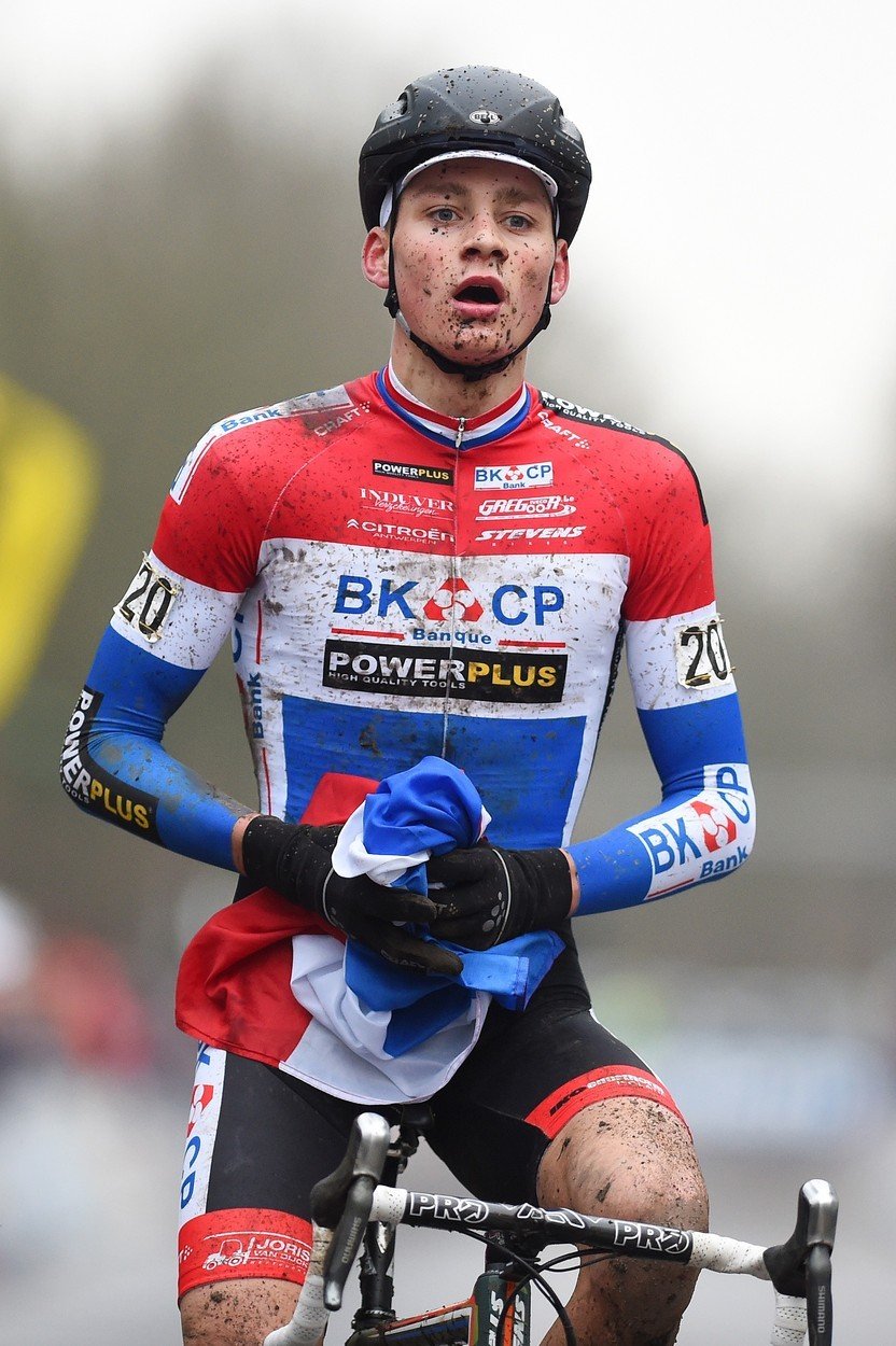 Mathieu van der Poel je nejmladším mistrem světa v cyklokrosu