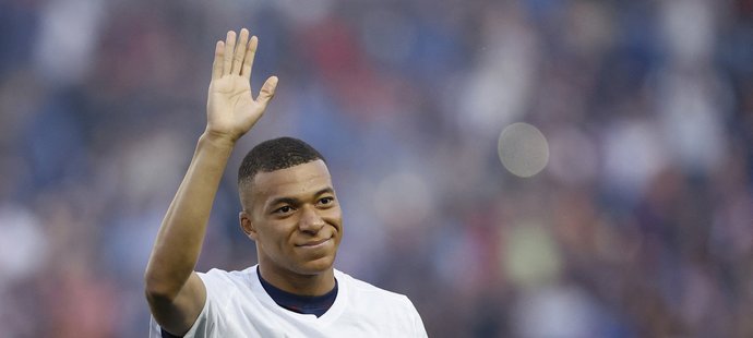 Hvězdný útočník PSG Kylian Mbappé