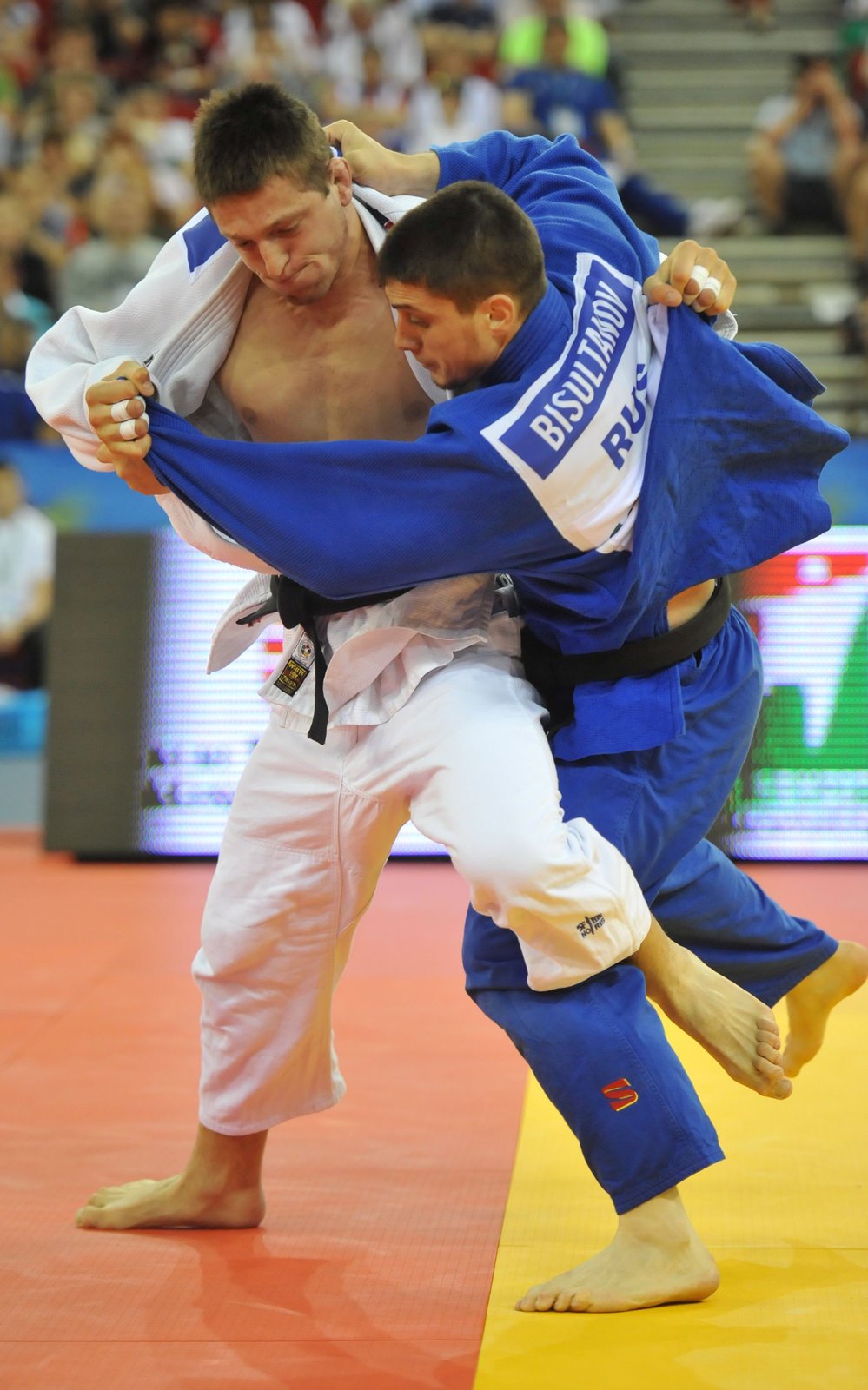 Judista Lukáš Krpálek na evropském šampionátu v Budapešti vyhrál i čtvrtý zápas a postoupil do finále, v němž se utká se svým velkým rivalem Henkem Grolem z Nizozemska.