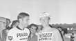 Roger Pingeon (vpravo), vítěz Tour de France z roku 1967, a Eddy Merckx v dresech Michelin.