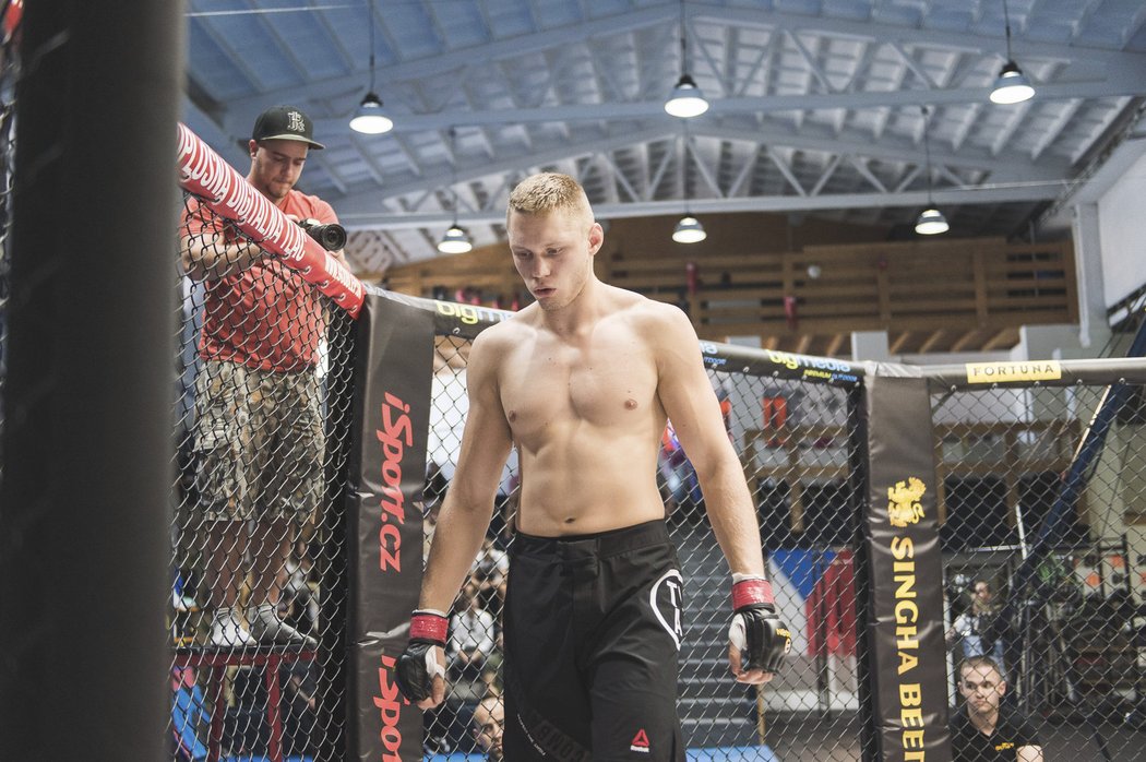 Bojovník MMA Jakub Běle, účastník reality show Oktagon