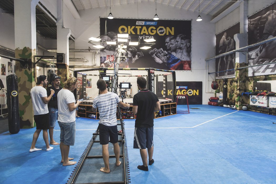 V reality show OKTAGON se utkají čeští a slovenští MMA bojovníci