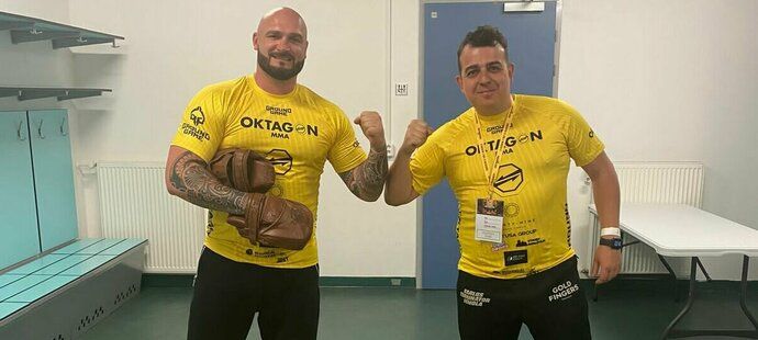 Promotér Petr Diviš (vpravo) a olympijský medailista v boxu Rudolf Kraj navazují spolupráci v rámci RedFace