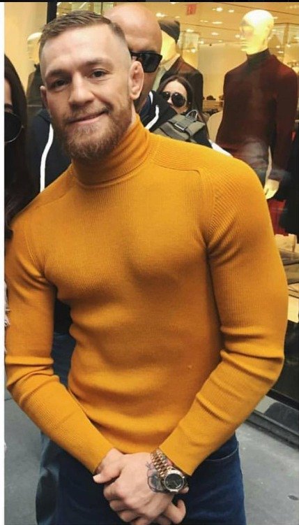 Conor McGregor na fotce, z níž odstřihl fanynku a zveřejnil ji na Instagramu.